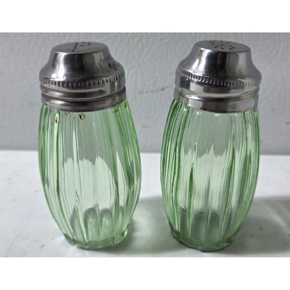 Vintage Ribbed  Glass Salt & Pepper Shakers 2001 T.H.T 3" Tall